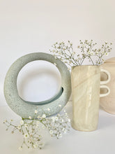 Load image into Gallery viewer, Decorative vase