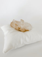 Load image into Gallery viewer, Quartz cluster