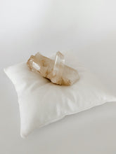 Load image into Gallery viewer, Quartz cluster