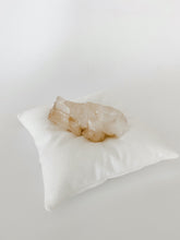 Load image into Gallery viewer, Quartz cluster