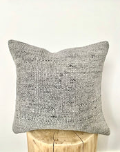 Load image into Gallery viewer, Skylar