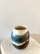 Load image into Gallery viewer, Vase-blue
