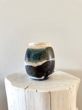 Load image into Gallery viewer, Vase-blue
