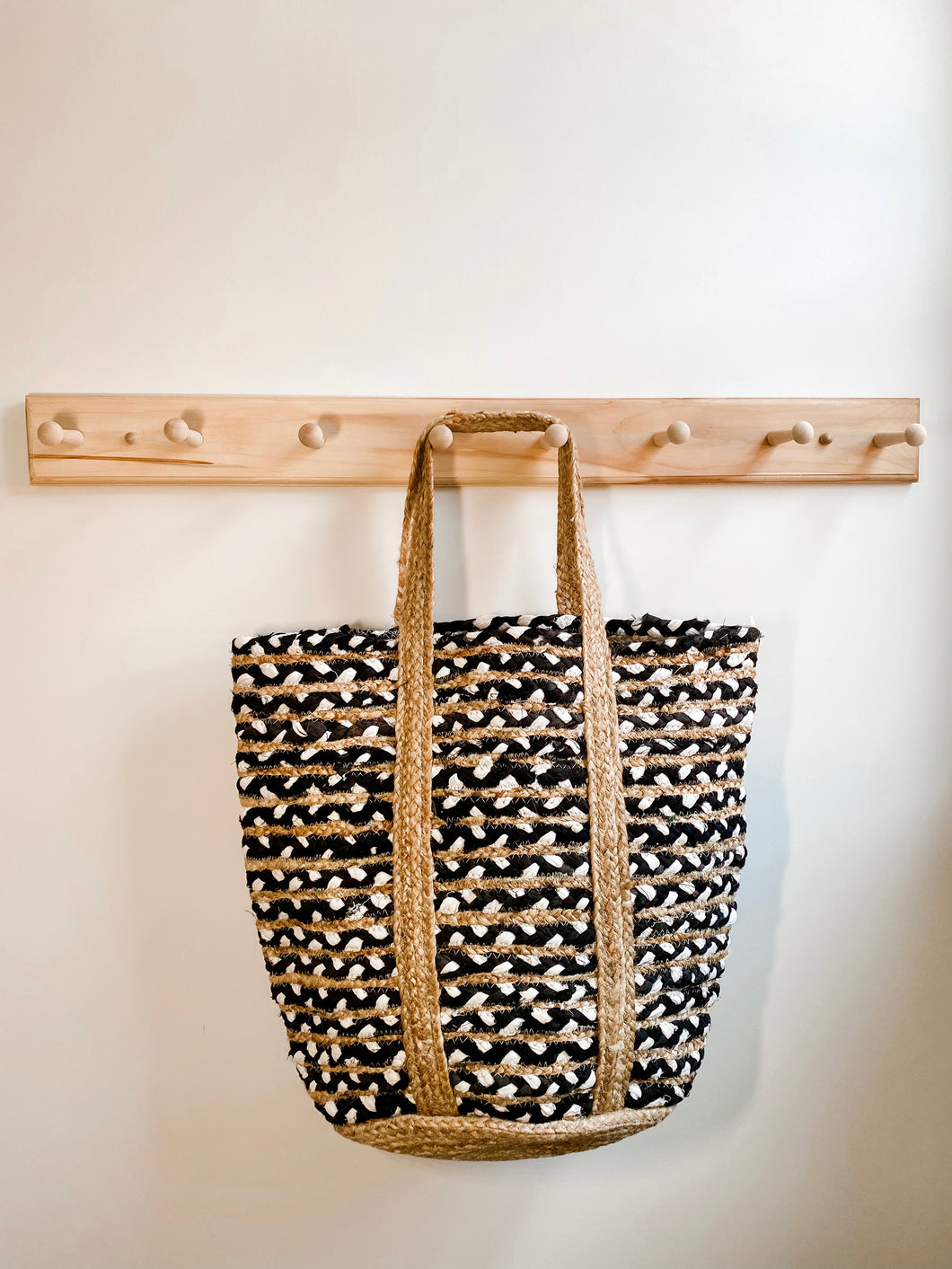 Straw bag and storage basket