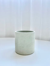 Load image into Gallery viewer, Concrete pot- Grey
