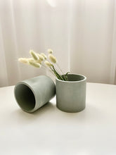 Load image into Gallery viewer, Concrete pot- Dark grey
